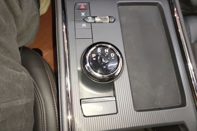 福特 蒙迪欧 2023款 EcoBoost 180 豪华型中控内饰18