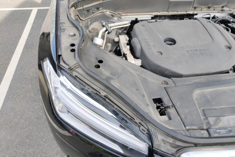 沃尔沃XC90 2024款 B6 智逸豪华版 7座机舱底盘25