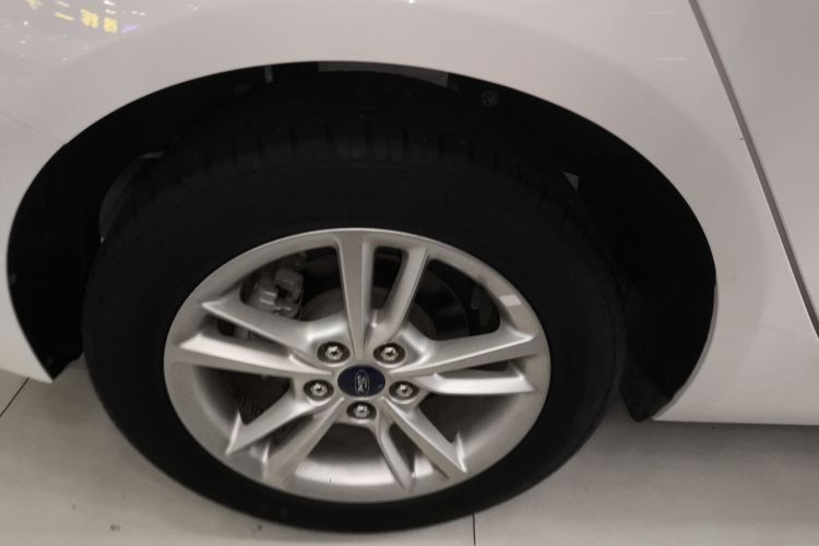 福特 福睿斯 2019款 改款 1.5L 自动悦享型 国VI车身外观6008