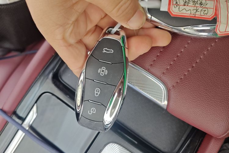 红旗H5 2025款 1.5T DCT旗韵版中控内饰7001