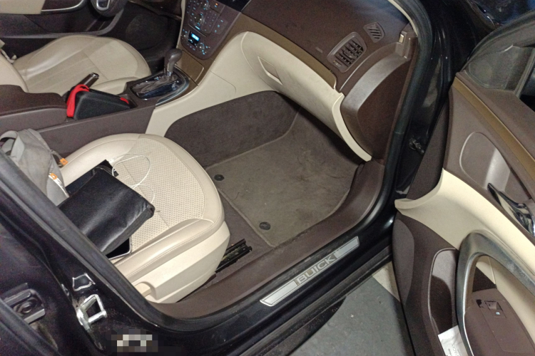 别克 君威 2012款 2.0L 舒适版局部细节9005