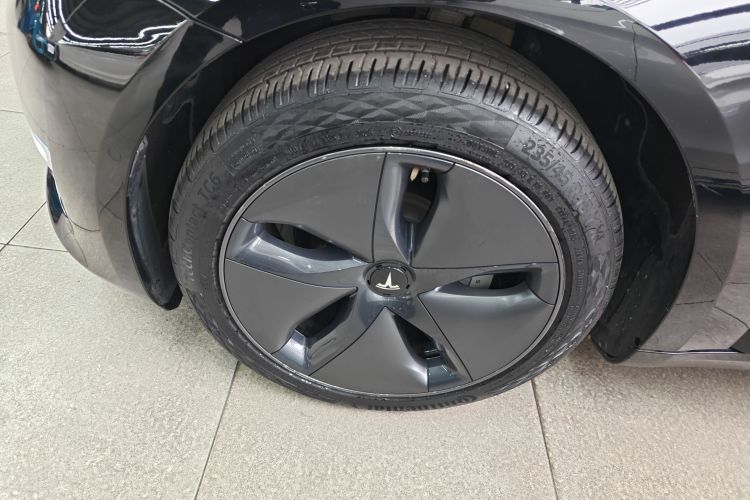 特斯拉 Model 3 2020款 改款 长续航后轮驱动版车身外观6007