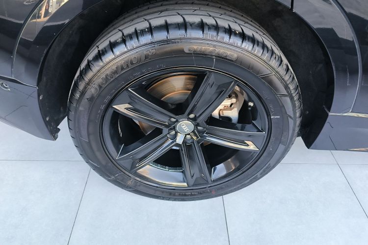 奥迪Q8 2019款 45 TFSI 豪华致雅型车身外观6008