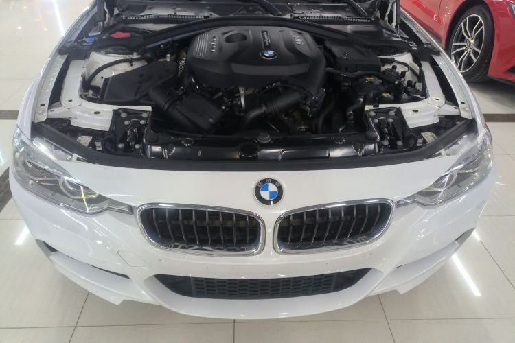 宝马3系 2018款 320i M运动套装机舱底盘24