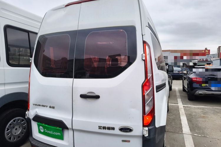 福特 全顺 2017款 2.0T柴油多功能商用车短轴中顶国V车身外观6004