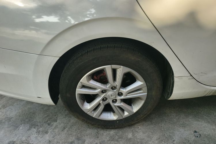 长安 逸动 2019款 高能版 1.6L GDI 手动先锋型 国VI车身外观6008