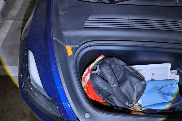 特斯拉 Model Y 2023款 长续航全轮驱动版局部细节9006