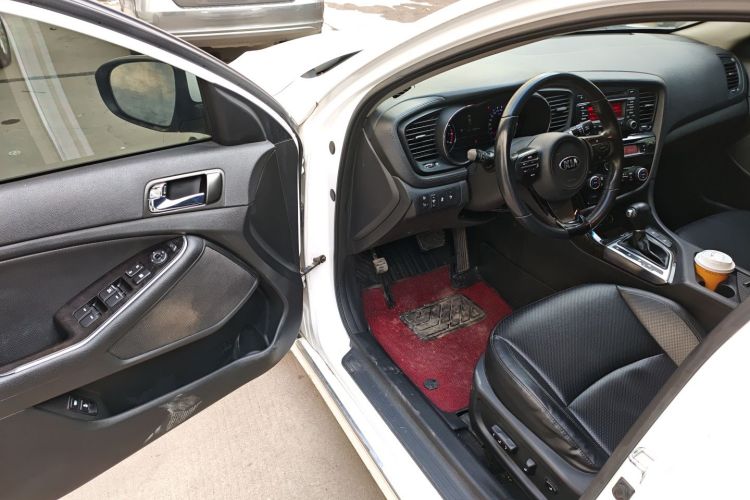 起亚K5 2014款 2.0L 自动LUXURY中控内饰20