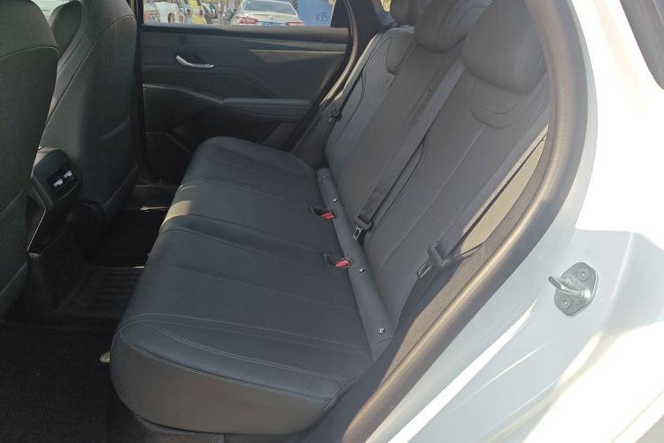 比亚迪 秦PLUS 2025款 DM-i 智驾版 55KM领先型中控内饰7004