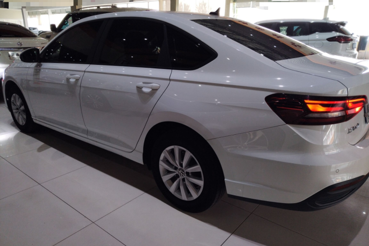 大众 朗逸 2023款 1.5L 自动得逸版车身外观4