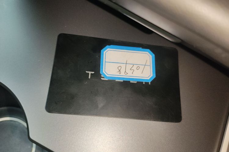 特斯拉 Model Y 2022款 后轮驱动版中控内饰7001