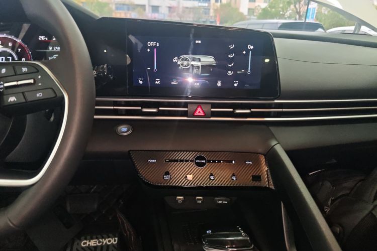 现代 伊兰特 2022款 1.5L CVT LUX尊贵版局部细节16