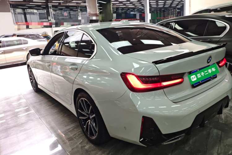 宝马3系 2025款 325i M运动套装车身外观6003