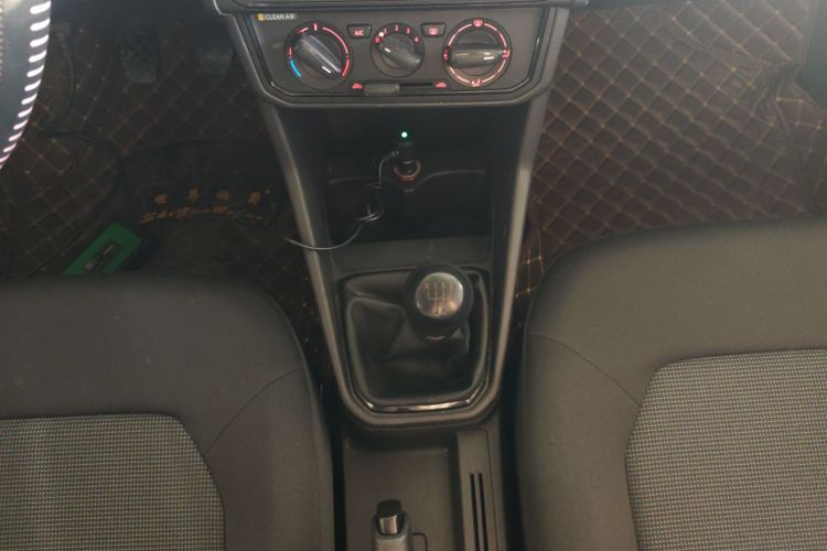 大众 捷达 2019款 梦想版 1.4L 手动时尚型中控内饰18