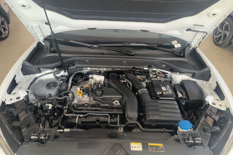 奥迪Q2L 2025款 35TFSI 时尚动感型机舱底盘24