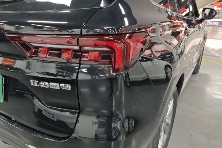 福特 领睿 2023款 EcoBoost 170 铂领型车身外观9