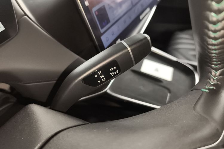 深蓝汽车 深蓝SL03 2023款 200Max增程版中控内饰18