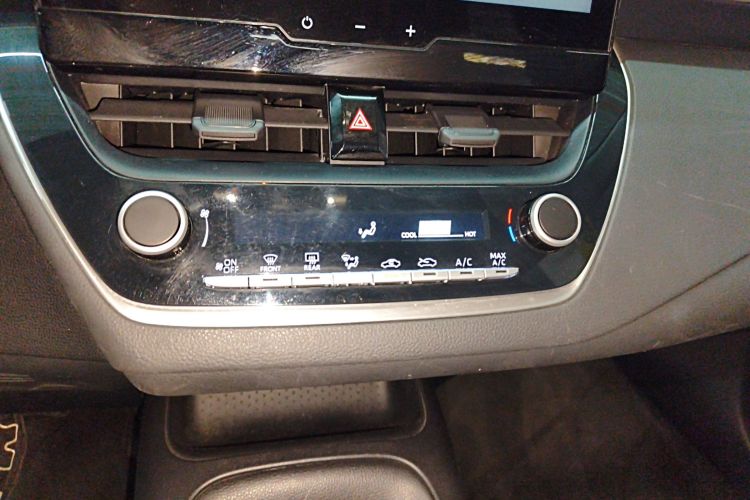 丰田 雷凌 2023款 TNGA 1.5L CVT进取版中控内饰16