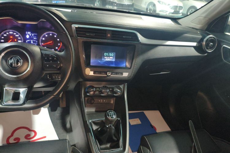 名爵ZS 2017款 1.5L 手动精英版中控内饰16