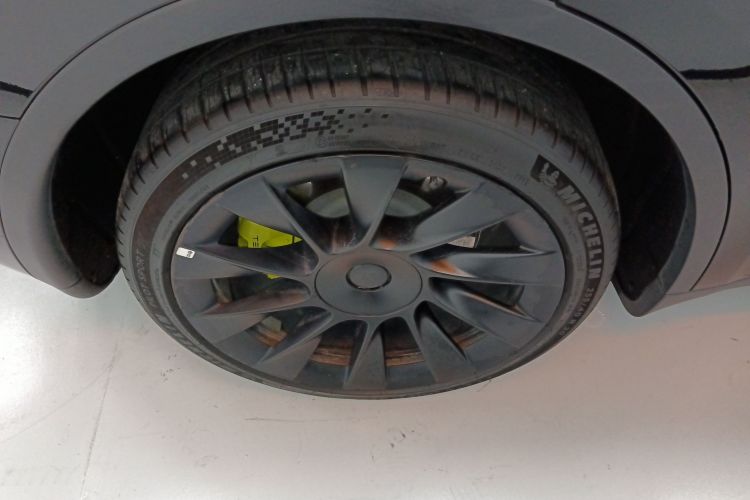 特斯拉 Model Y 2022款 后轮驱动版车身外观6008