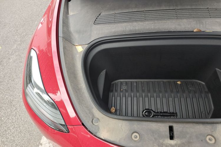 特斯拉 Model Y 2021款 长续航全轮驱动版局部细节9006