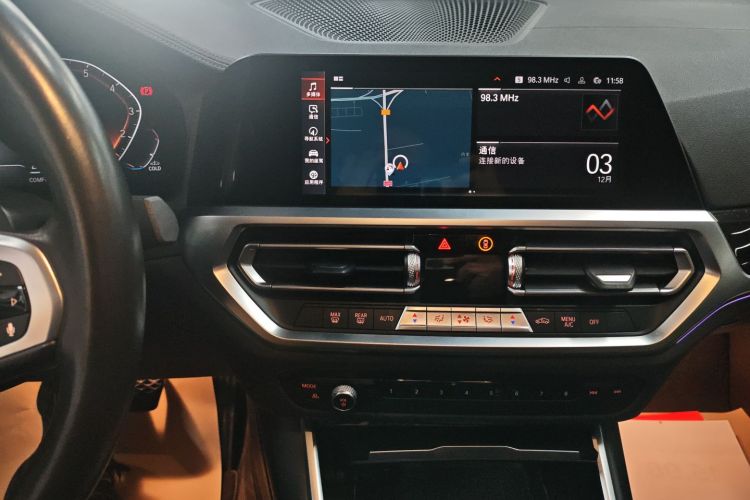 宝马3系 2021款 改款二 325Li M运动套装中控内饰16