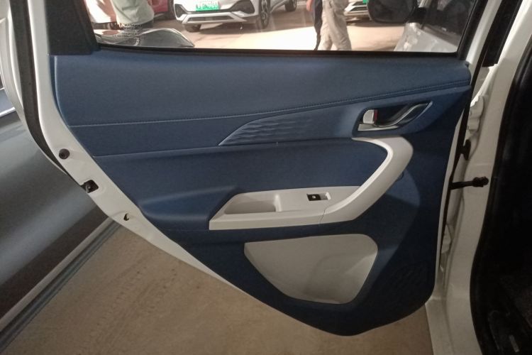 长安欧尚 奔奔E-Star 2022款 清心版 多彩款 磷酸铁锂中控内饰7008