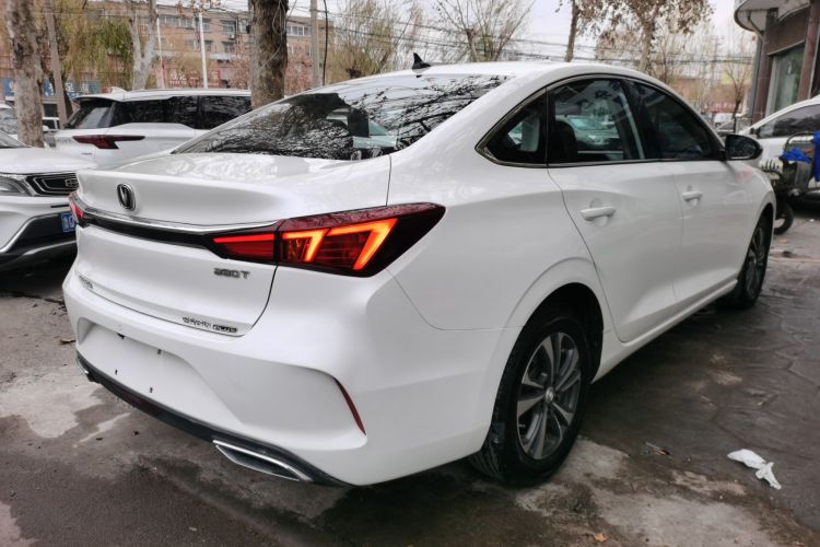 长安 逸动 2020款 PLUS 蓝鲸NE 1.4T GDI DCT尊贵型车身外观7