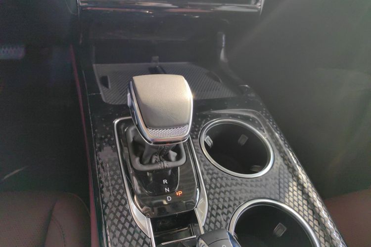 红旗HS3 PHEV 2025款 PHEV 117km 劲为PLUS版中控内饰18