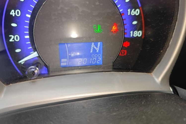 比亚迪F0 2015款 1.0L AMT 铉酷型中控内饰15