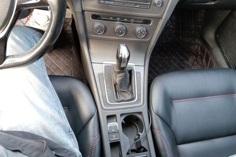 大众 高尔夫 2014款 1.6L 自动舒适型中控内饰18