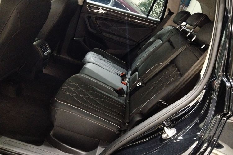 大众 途观L 2024款 330TSI 自动两驱智享版中控内饰7004