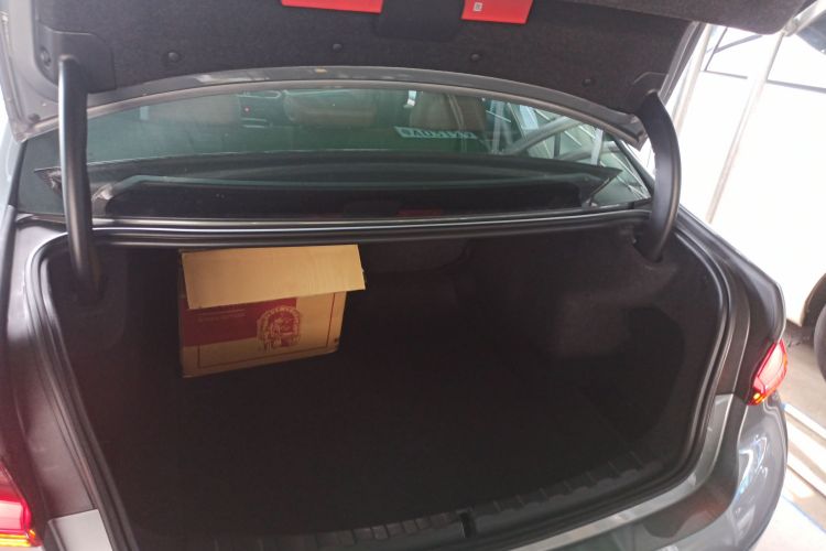 宝马3系 2024款 325i M运动套装局部细节23