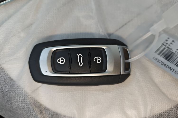 吉利银河 2025款 210km 熊猫卡丁中控内饰11