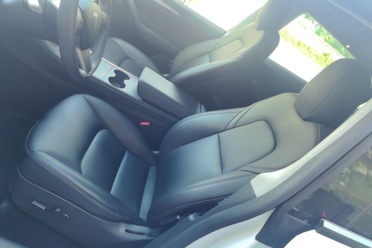 特斯拉 Model Y 2021款 长续航全轮驱动版局部细节19