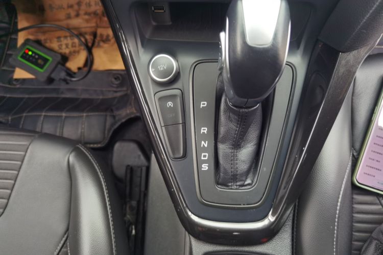 福特 福克斯 2018款 两厢经典 EcoBoost 180 自动精英型中控内饰18