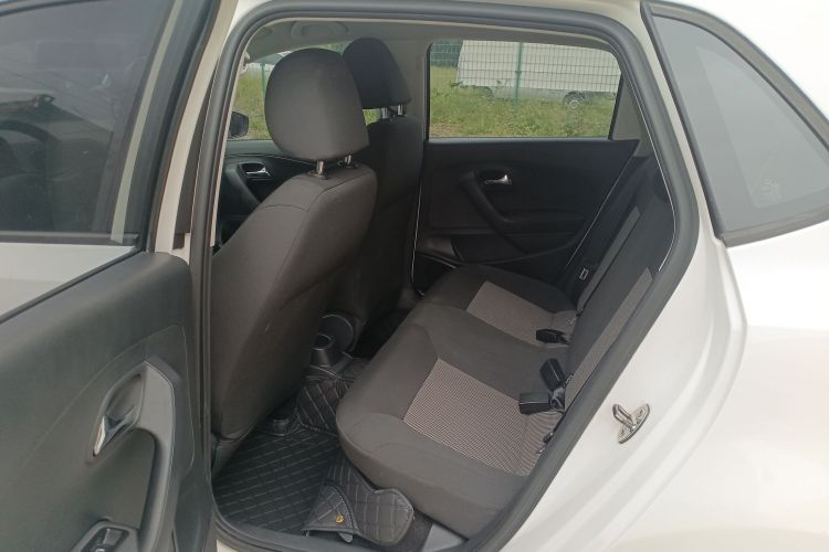 大众 Polo 2016款 1.4L 手动风尚型中控内饰21