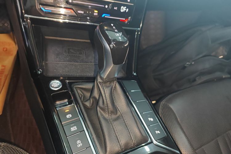 大众 帕萨特 2022款 330TSI 星空豪华版中控内饰18