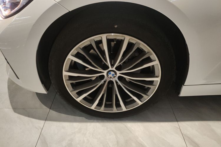 宝马3系 2021款 320i 运动套装车身外观6007