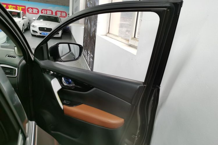 日产 逍客 2016款 2.0L CVT精英版中控内饰42