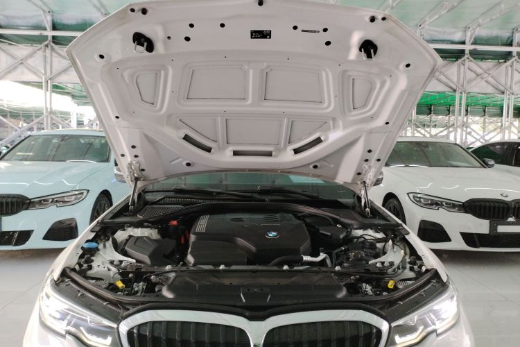 宝马3系 2021款 325Li M运动套装机舱底盘24