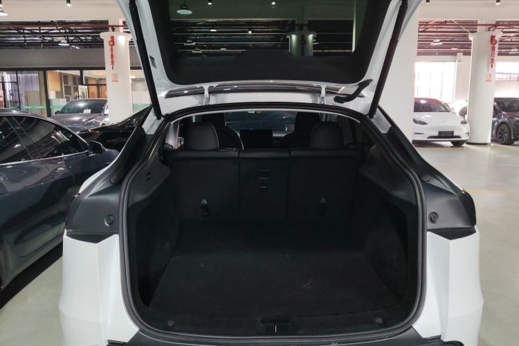 特斯拉 Model Y 2025款 长续航全轮驱动版局部细节23