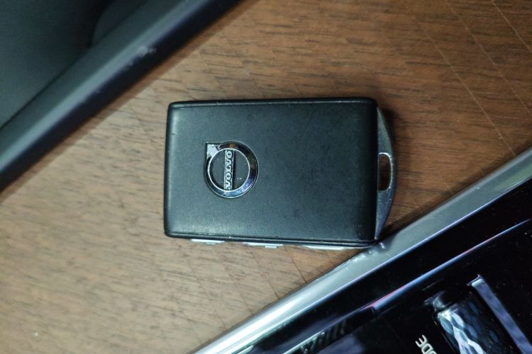 沃尔沃XC90 2019款 T6 智逸版 7座 国VI中控内饰7001