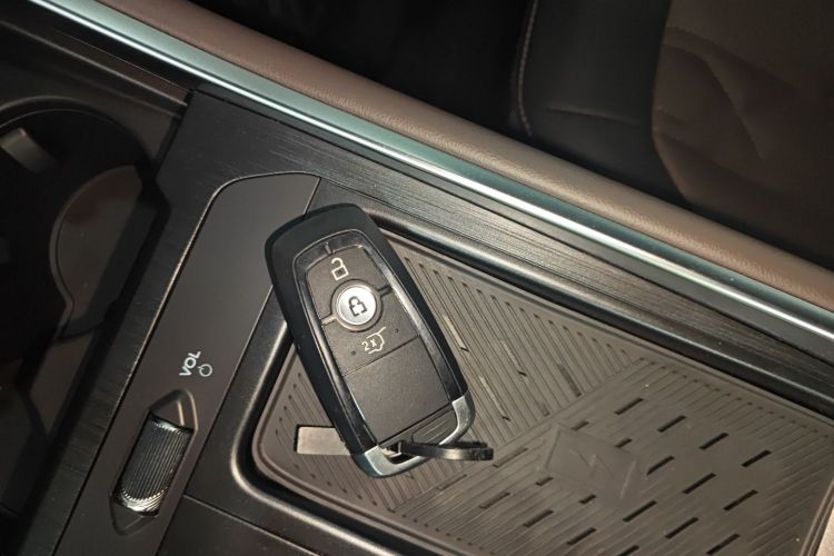 福特 2025款 锐界L 2.0T EcoBoost E混动四驱七座至尊型中控内饰11