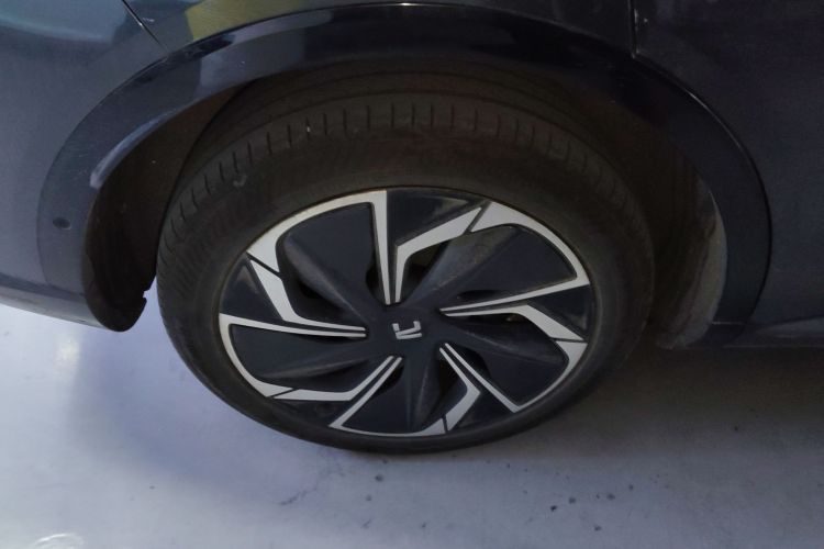 飞凡汽车 飞凡R7 2023款 后驱屏霸版车身外观6008