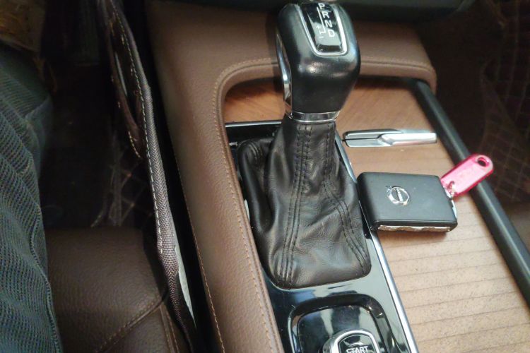 沃尔沃S90 2019款 T5 智逸版中控内饰18