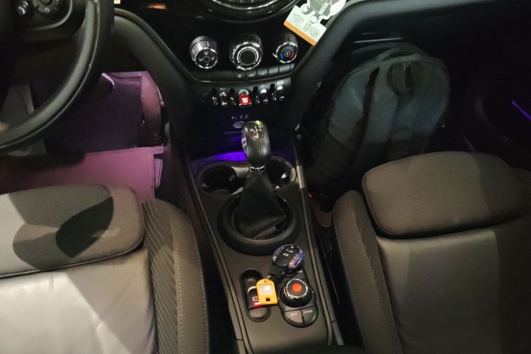 MINI Countryman 2017款 1.5T COOPER ALL4中控内饰18