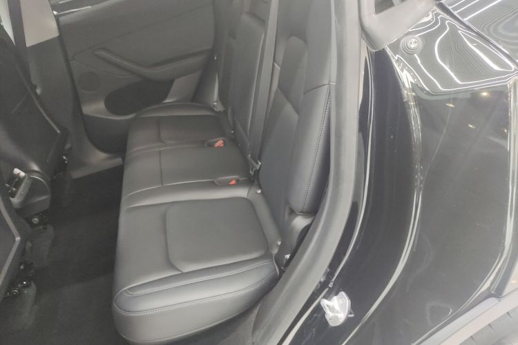 特斯拉 Model Y 2022款 长续航全轮驱动版中控内饰21