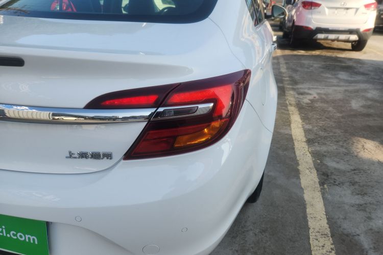 别克 君威 2015款 1.6T 精英技术型车身外观9