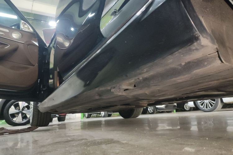 奔驰E级 2020款 改款 E 260 L局部细节9002